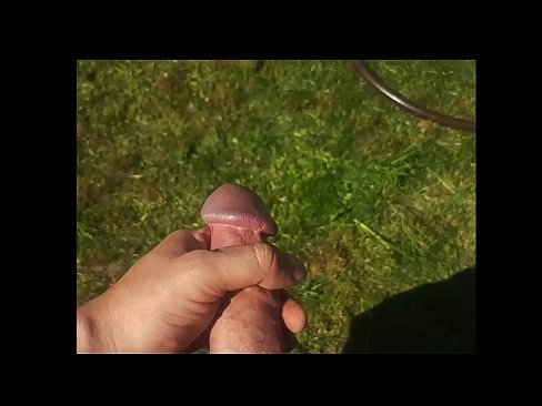 ❤️ Hottie si fa scopare a figa rosa è cums cun un squirt in un giardinu d'estate ️ Cazzo à co.sex78.ru
