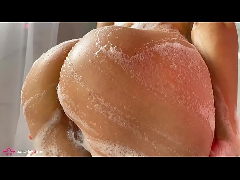 ❤️ Brunette si masturba a figa cù un vibratore per un orgasmu intensu in a doccia ️ Cazzo à co.sex78.ru