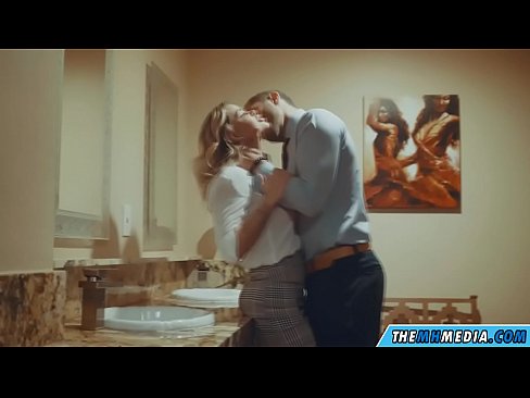 ❤️ Quandu una bionda tettona ti seduce in un bagnu publicu ️ Cazzo à co.sex78.ru